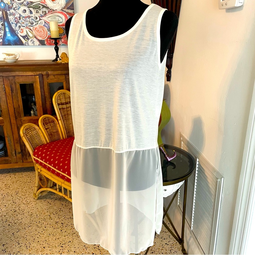 O2 Collection White Sleeves Tunic Top! New! Tee Shirt Knit Top with Long Sheer M